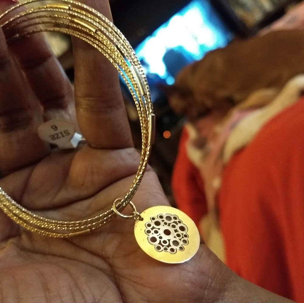 Bangle bracelet